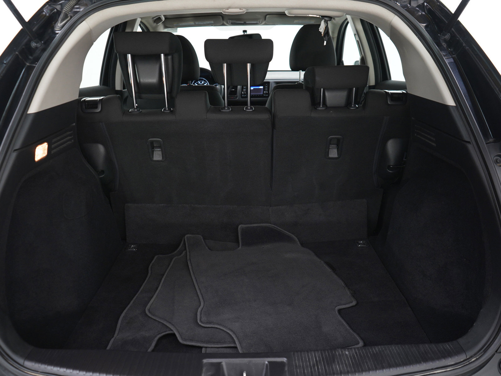 Used 2017 Honda HR-V LX image 9