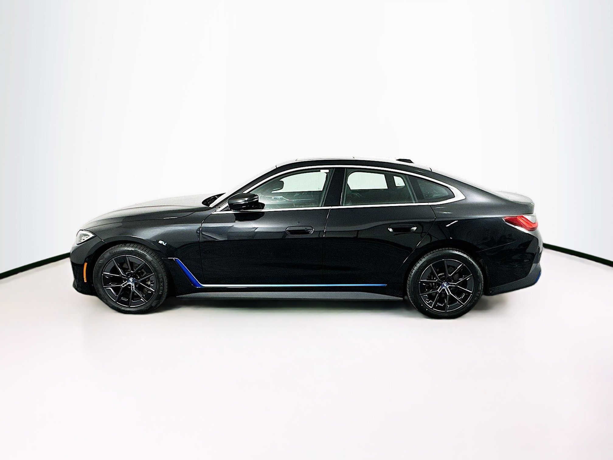 Used 2024 BMW i4 eDrive40 image 4