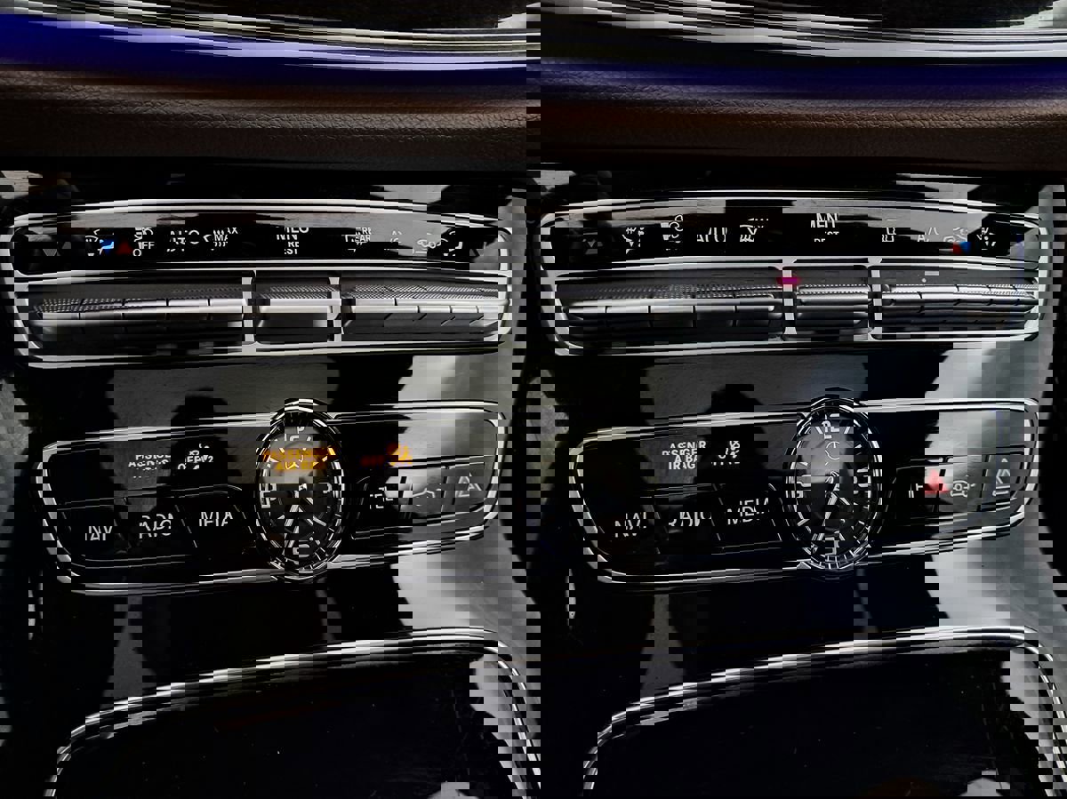 Used 2018 Mercedes-Benz E 400 4MATIC Sedan image 37