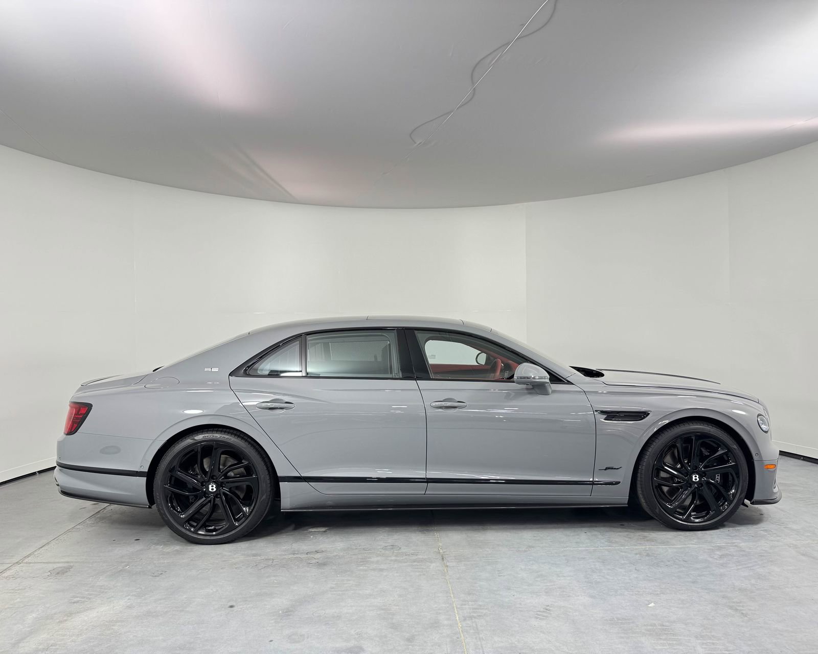 New 2025 Bentley Flying Spur Plug-In Hybrid image 5