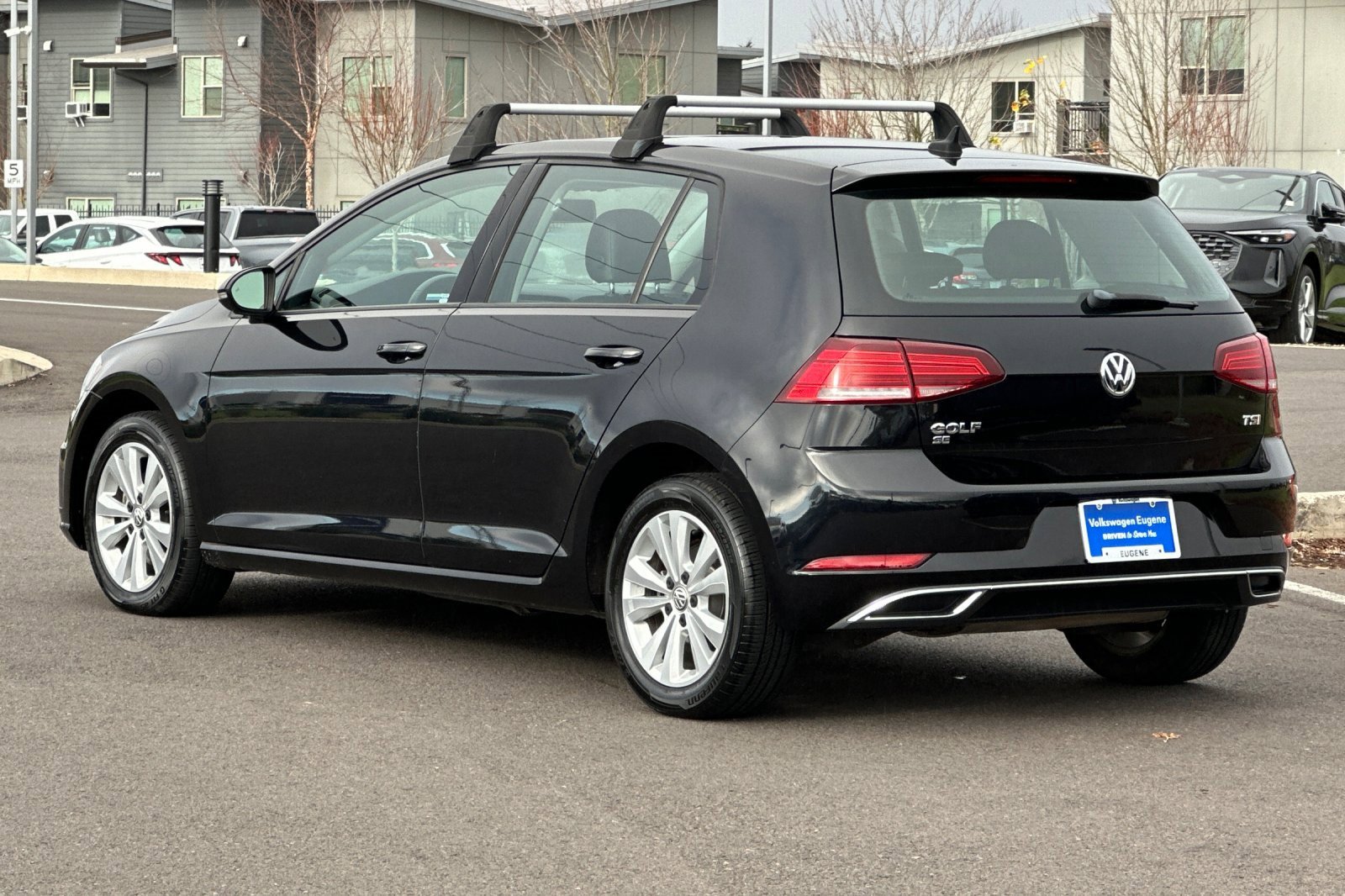 Used 2018 Volkswagen Golf SE image 5