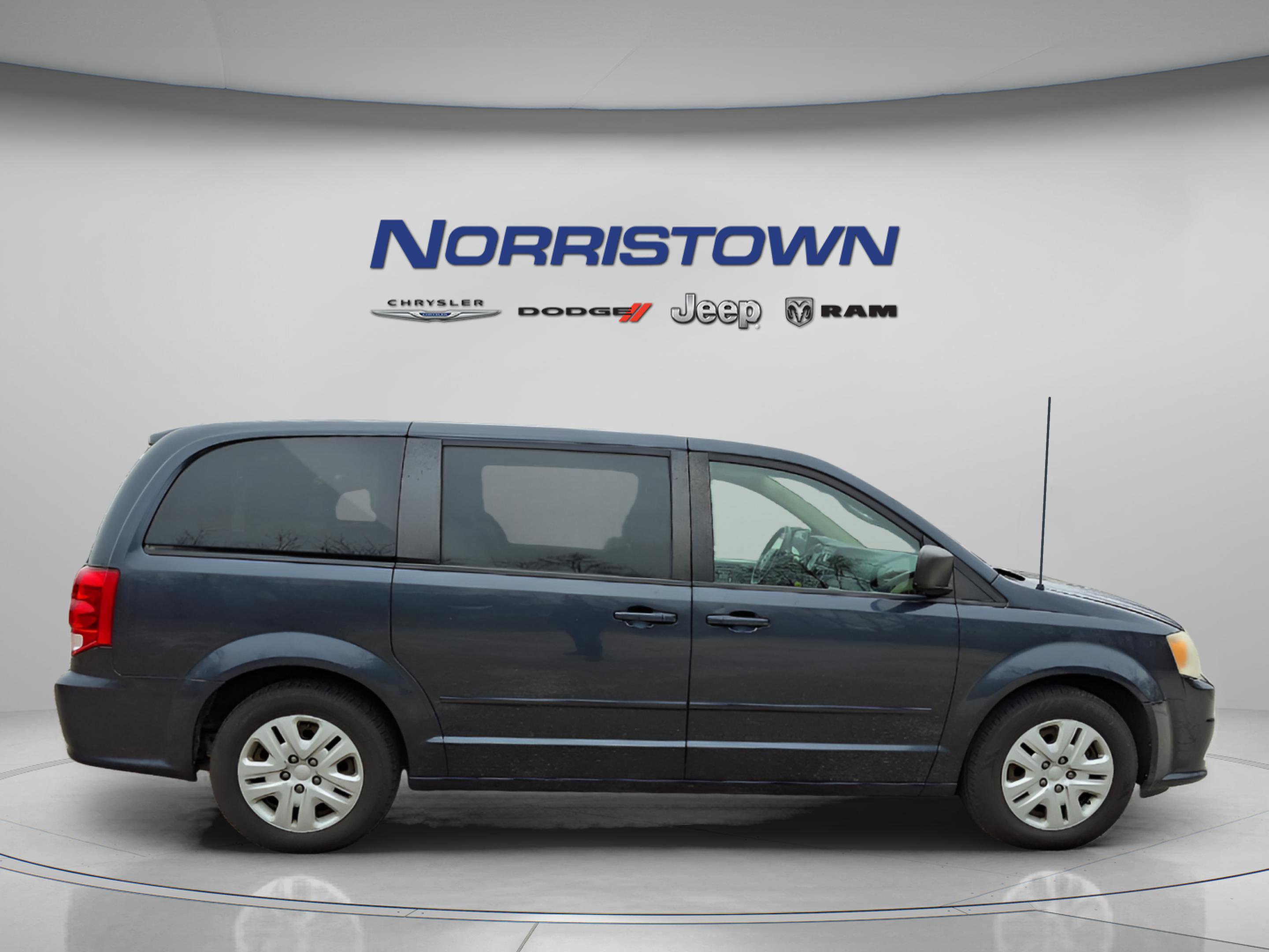 Used 2014 Dodge Grand Caravan SE w/ Quick Order Package 29E SE FWD image 7