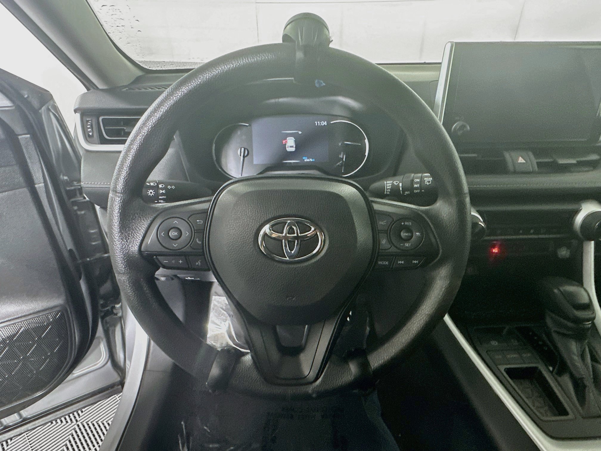 Used 2024 Toyota RAV4 XLE FWD image 15