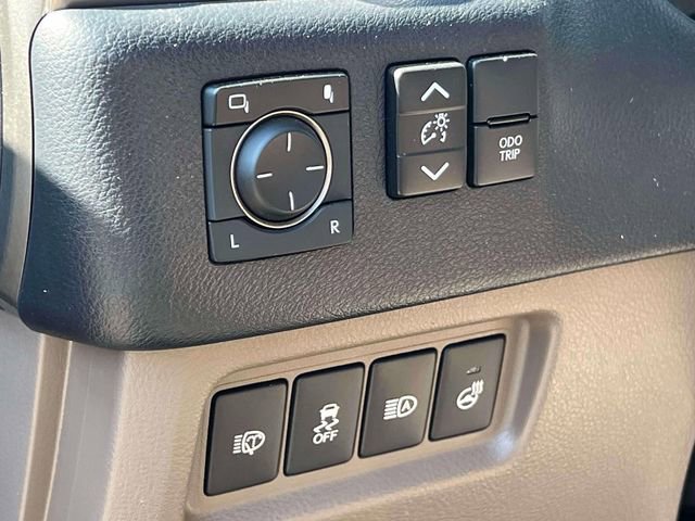 Used 2023 Lexus GX 460 Premium w/ Premium Package image 23