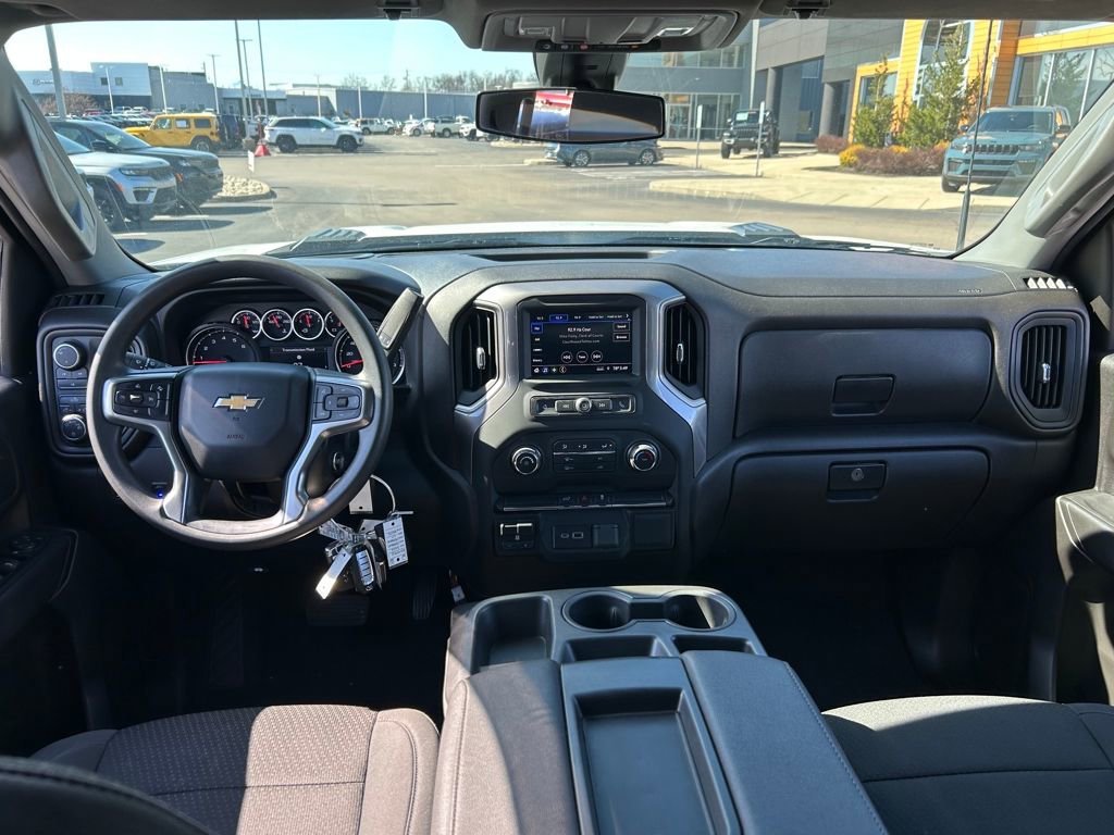 Used 2022 Chevrolet Silverado 2500 Custom w/ Custom Convenience Package image 9