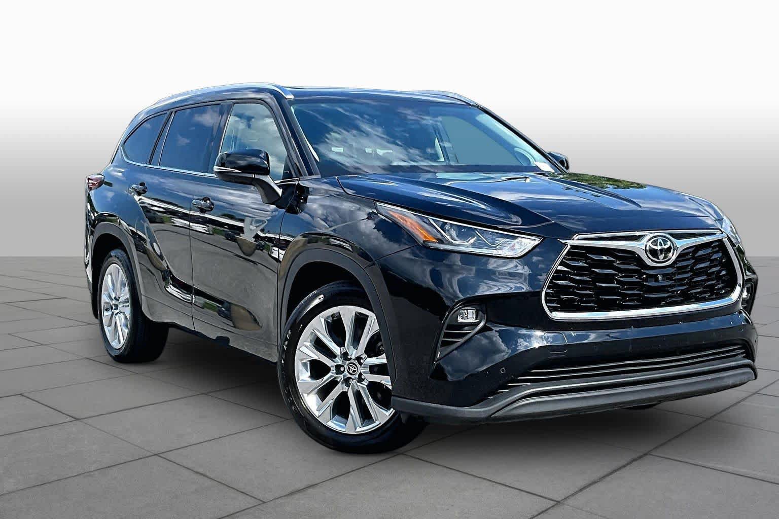 Used 2022 Toyota Highlander Limited AWD/4WD image 4