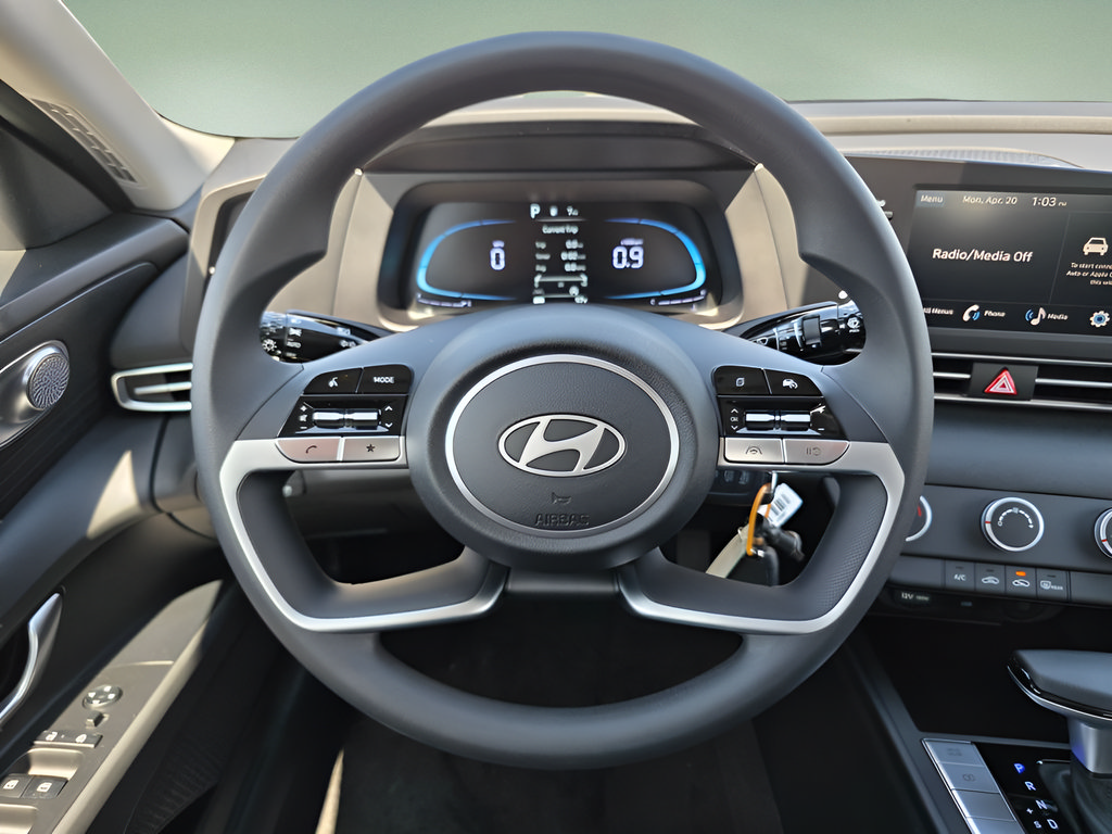 New 2026 Hyundai Elantra SE FWD image 16