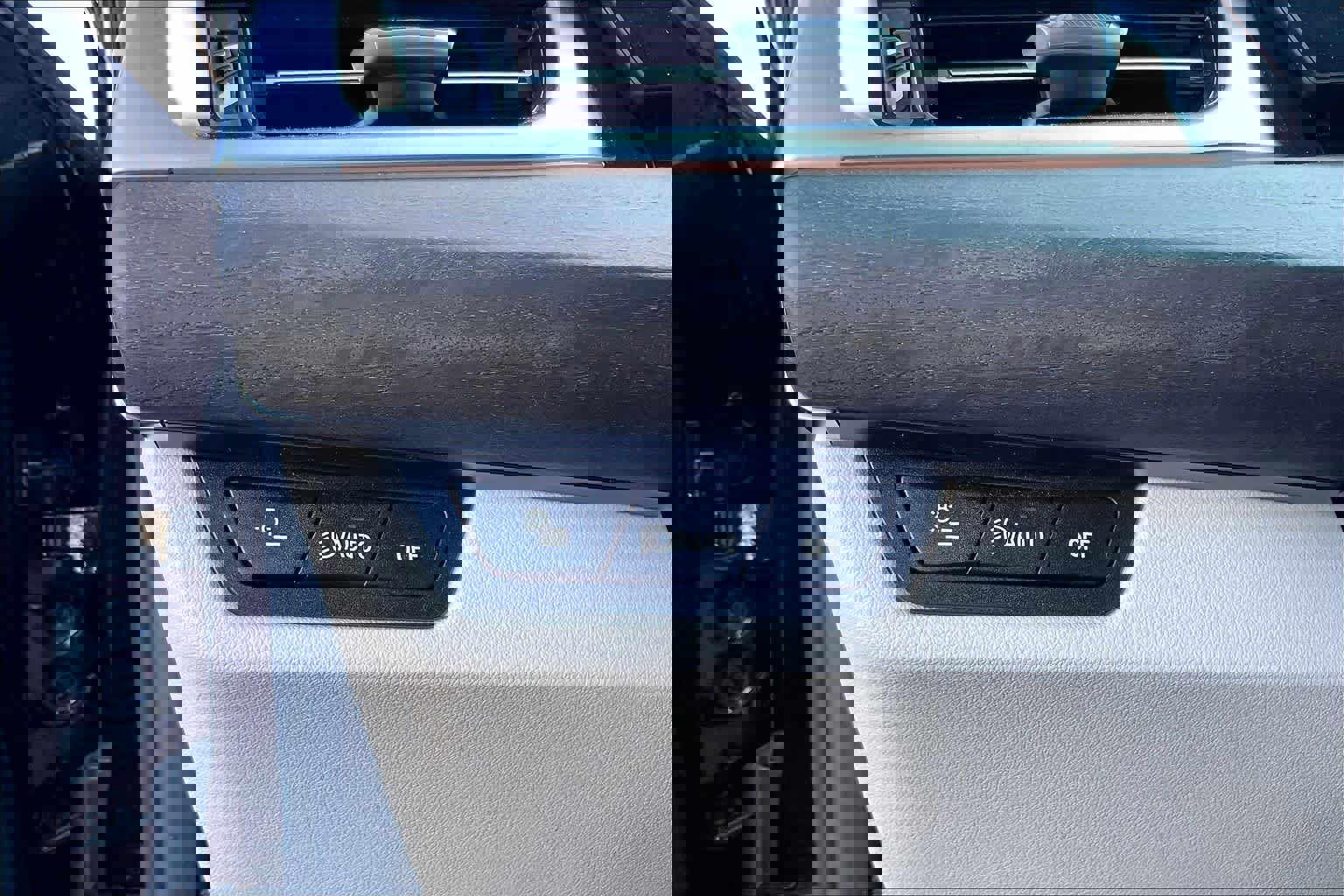 Used 2025 BMW X1 xDrive28i w/ Convenience Package image 34