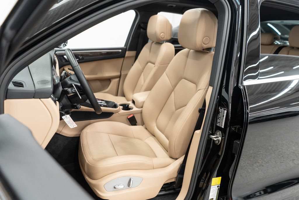 Used 2023 Porsche Macan S AWD/4WD image 9