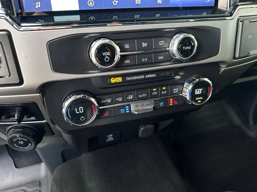 Used 2022 Ford F450 Lariat w/ Lariat Value Package AWD/4WD image 25