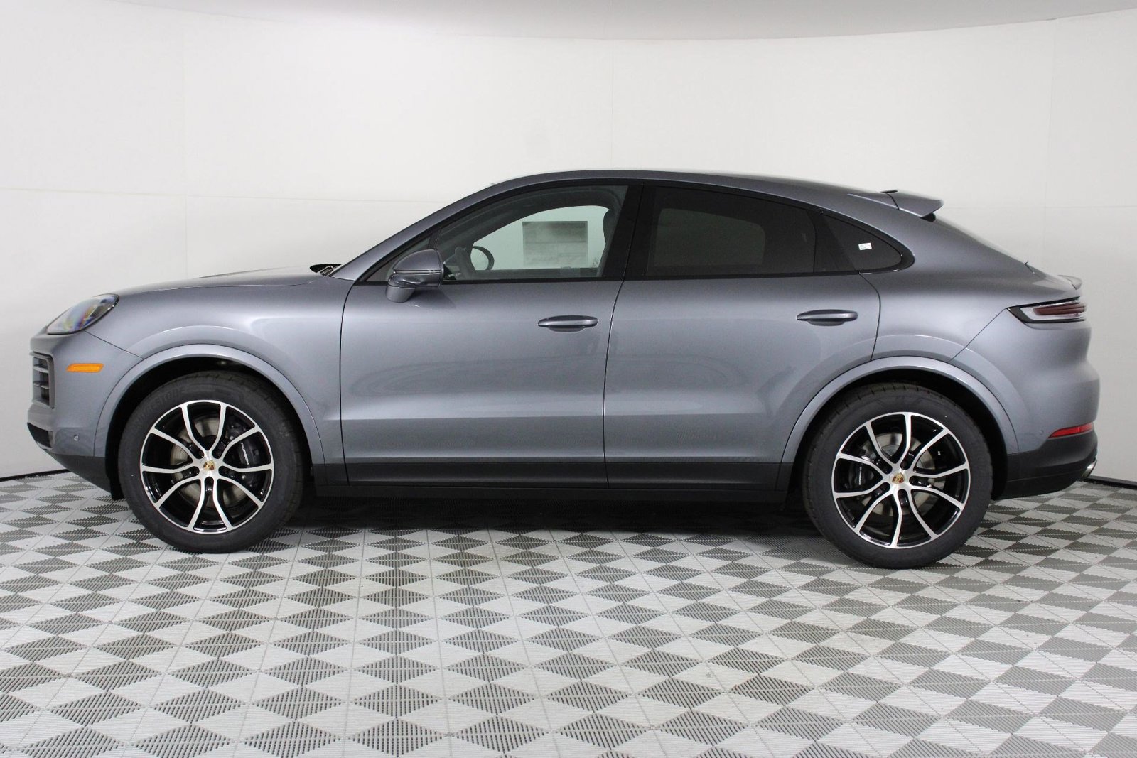 New 2026 Porsche Cayenne Coupe AWD/4WD image 2