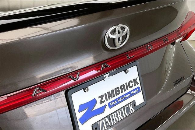 Used 2019 Toyota Avalon XSE w/ All Weather Liner Package FWD image 9