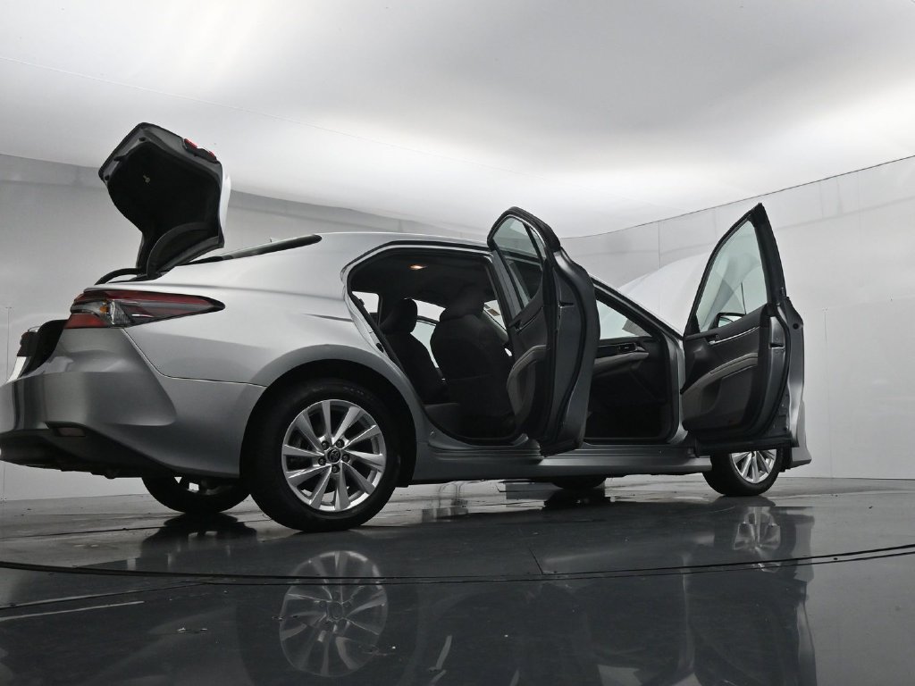 Used 2023 Toyota Camry LE AWD/4WD image 44