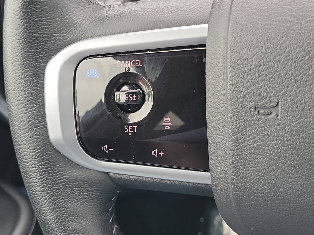 Certified 2025 Nissan Armada Platinum RWD image 32