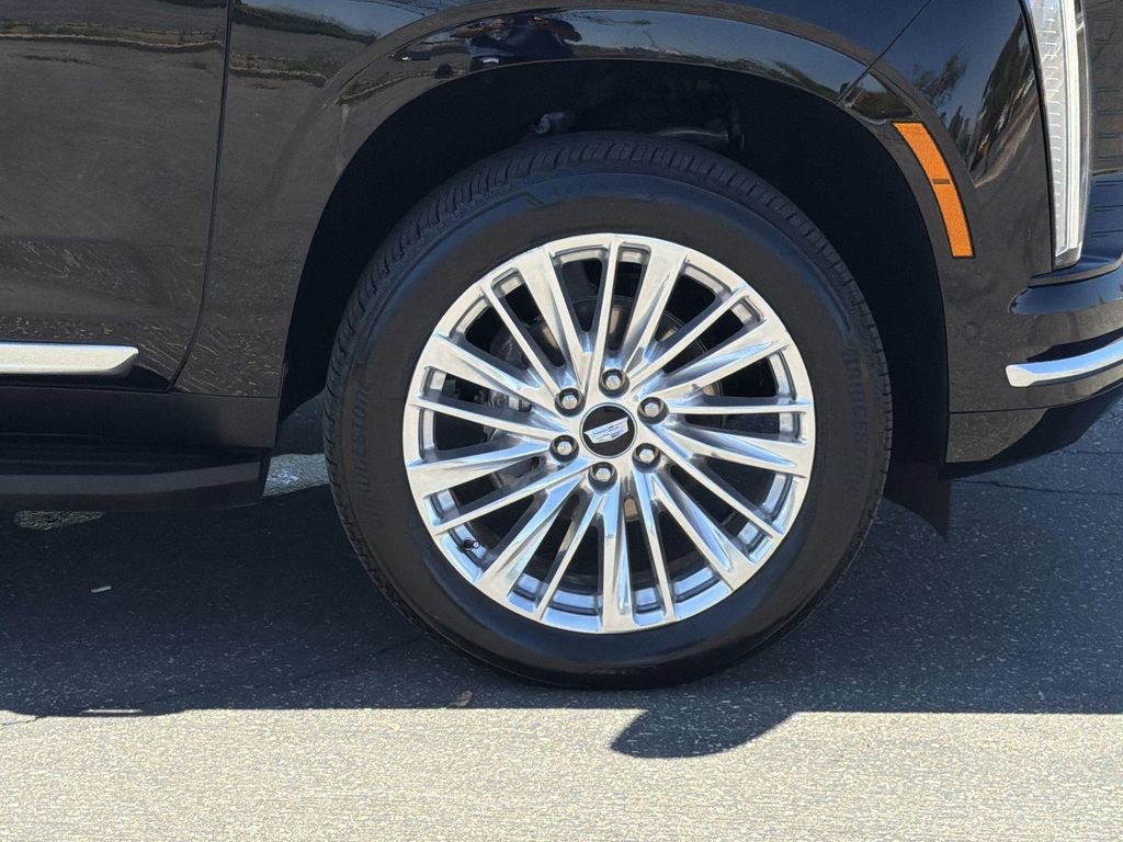 Certified 2025 Cadillac Escalade ESV Premium Luxury image 36