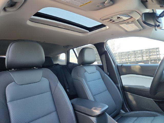 New 2026 Chevrolet Trax LT w/ Sunroof Package FWD image 14