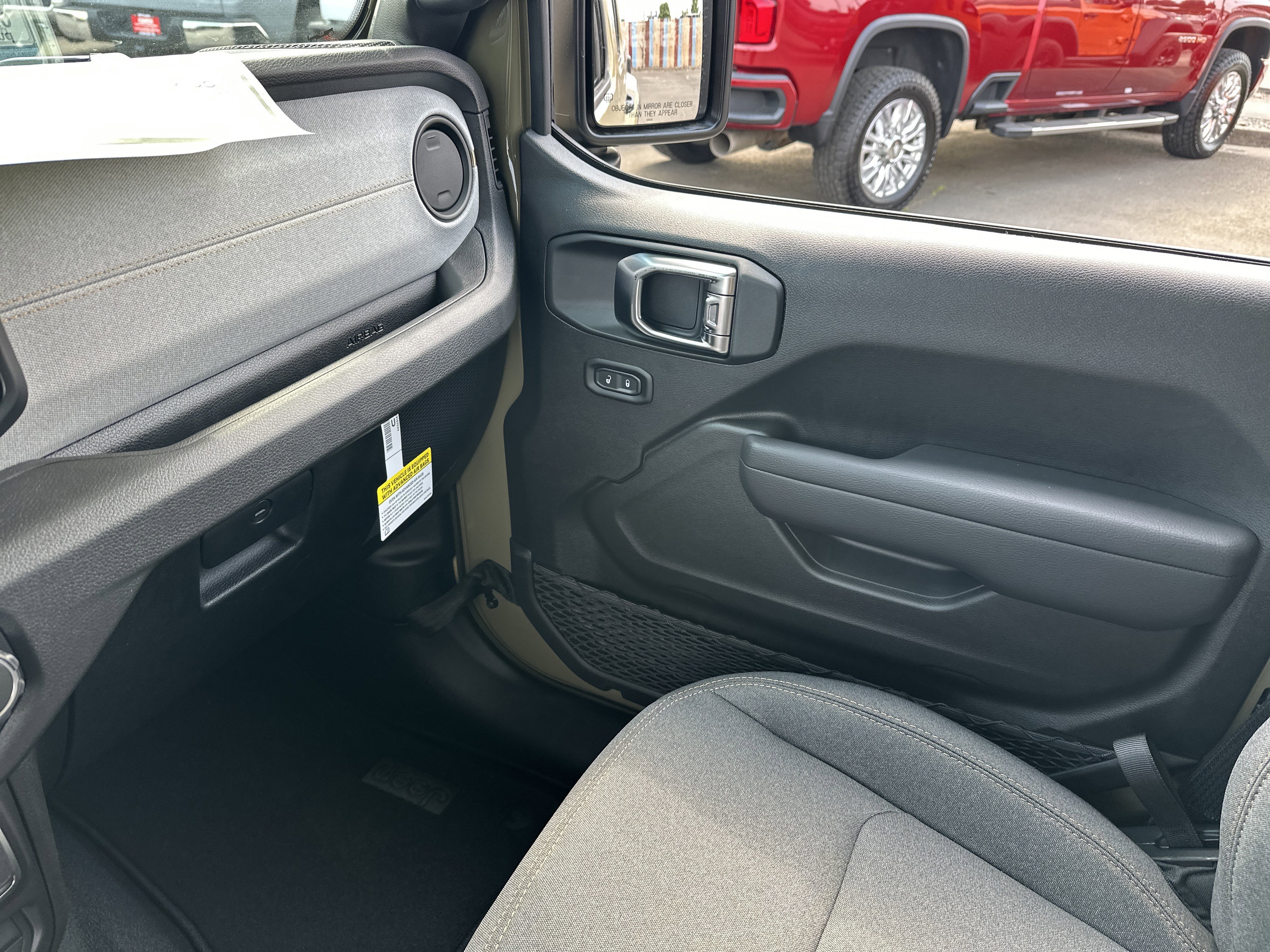 New 2025 Jeep Gladiator Sport image 24