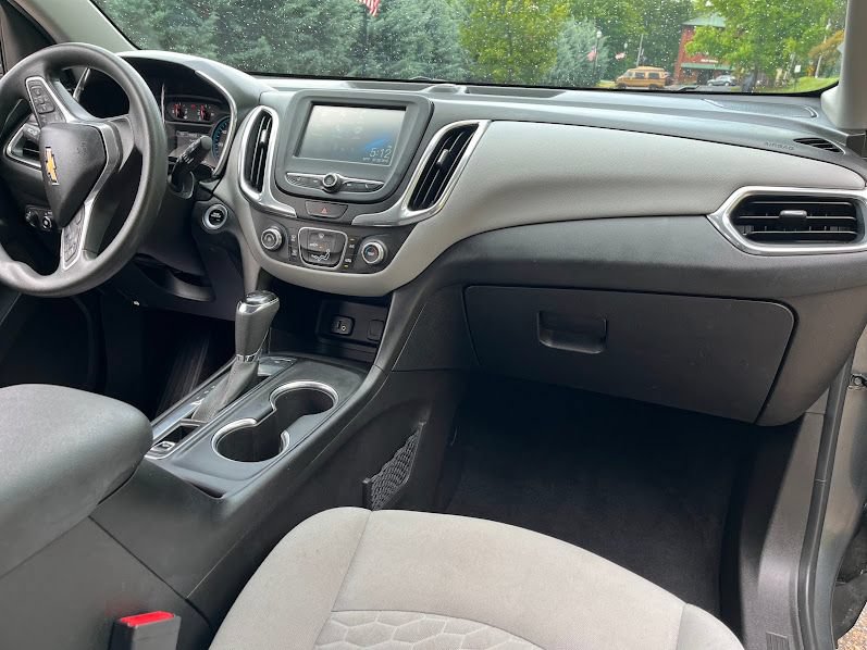 Used 2018 Chevrolet Equinox LS AWD/4WD image 38
