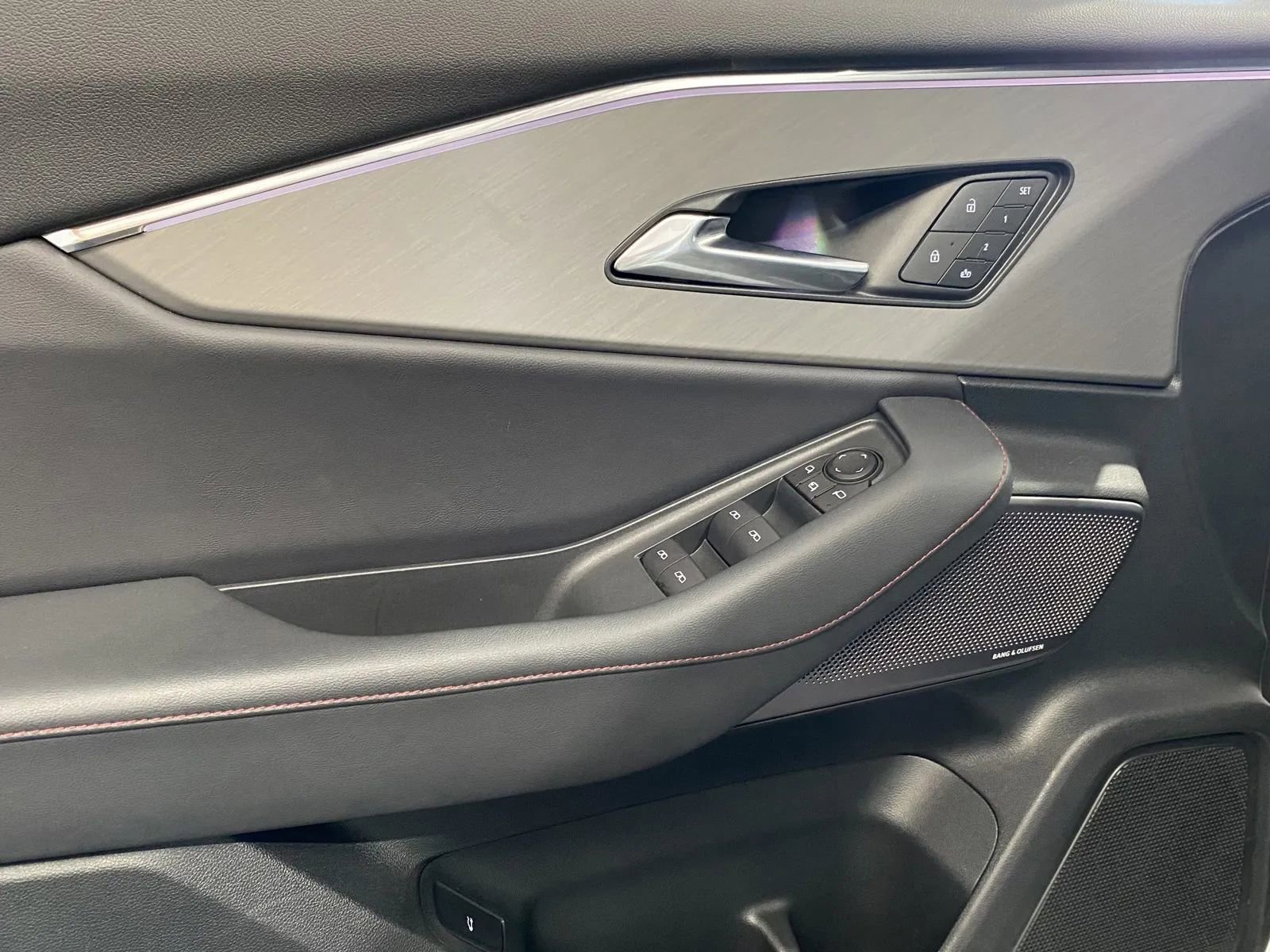 Used 2024 Acura ZDX A-Spec image 12