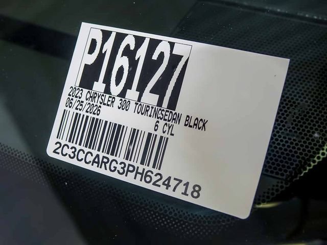 Used 2023 Chrysler 300 Touring AWD/4WD image 34