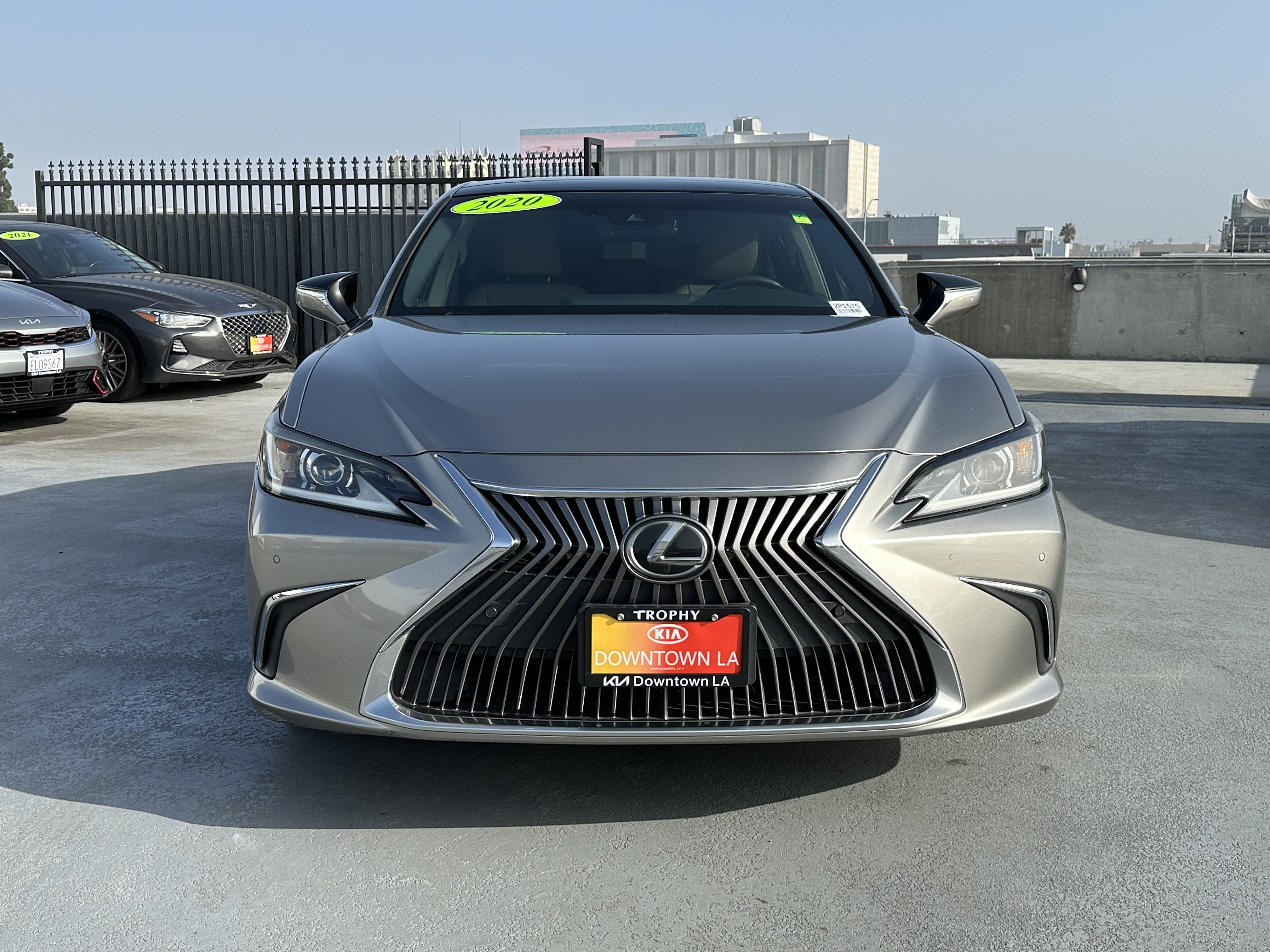 Used 2020 Lexus ES 350 w/ Premium Package image 9