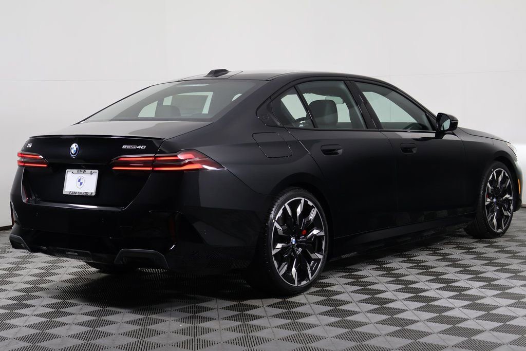 New 2026 BMW i5 eDrive40 w/ M Sport Package image 2