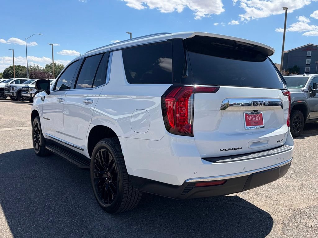 Used 2024 GMC Yukon SLT w/ SLT Premium Package AWD/4WD image 9