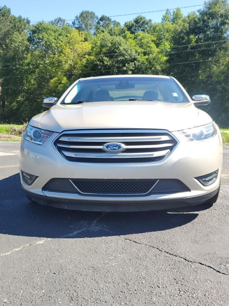 Used 2018 Ford Taurus Limited FWD image 2