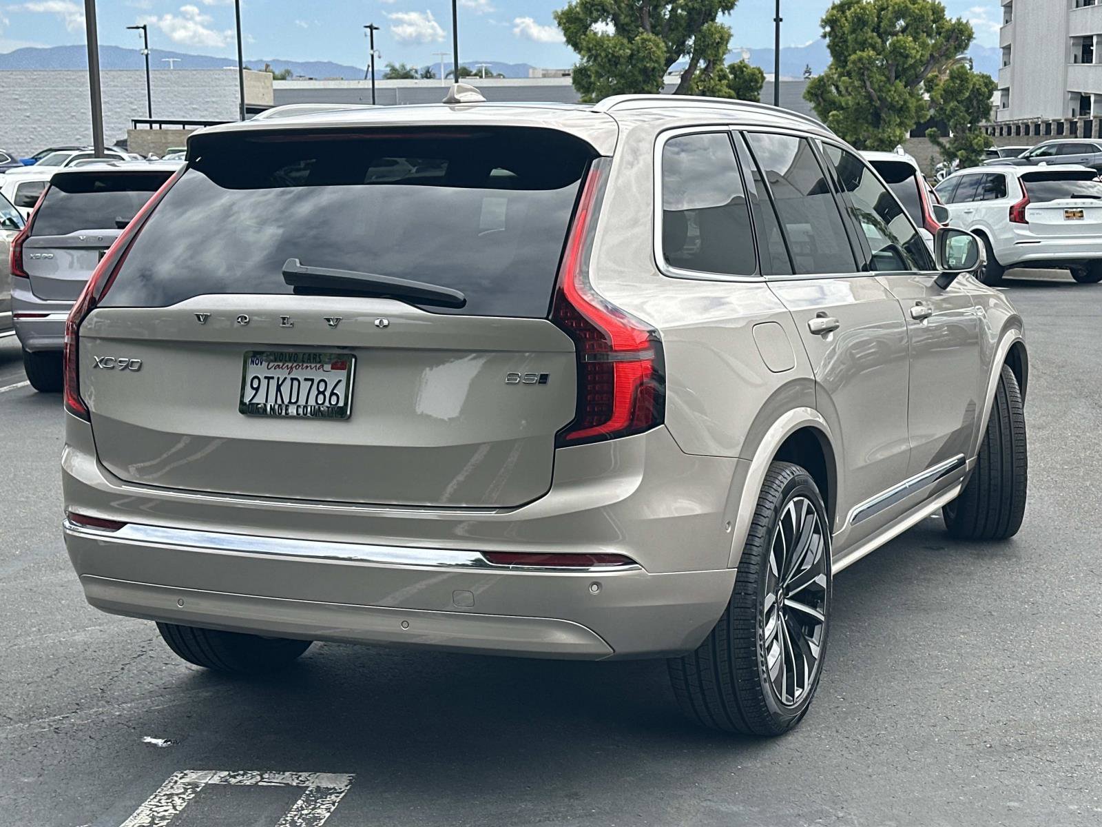 Certified 2026 Volvo XC90 B5 Plus AWD/4WD image 5