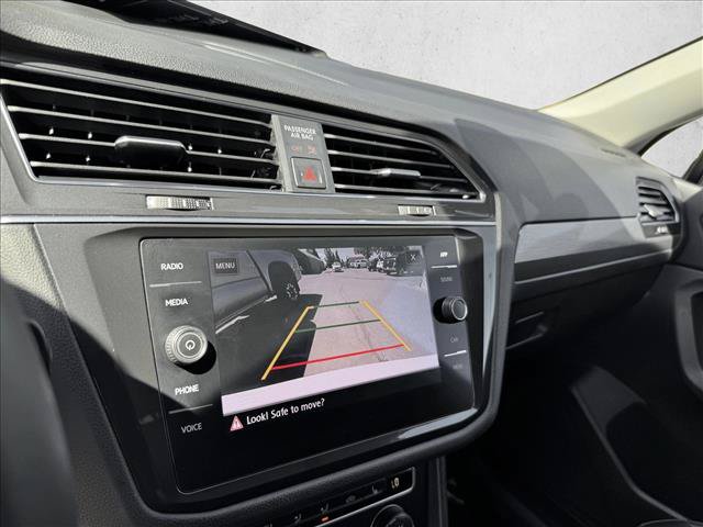 Used 2020 Volkswagen Tiguan SE AWD/4WD image 14