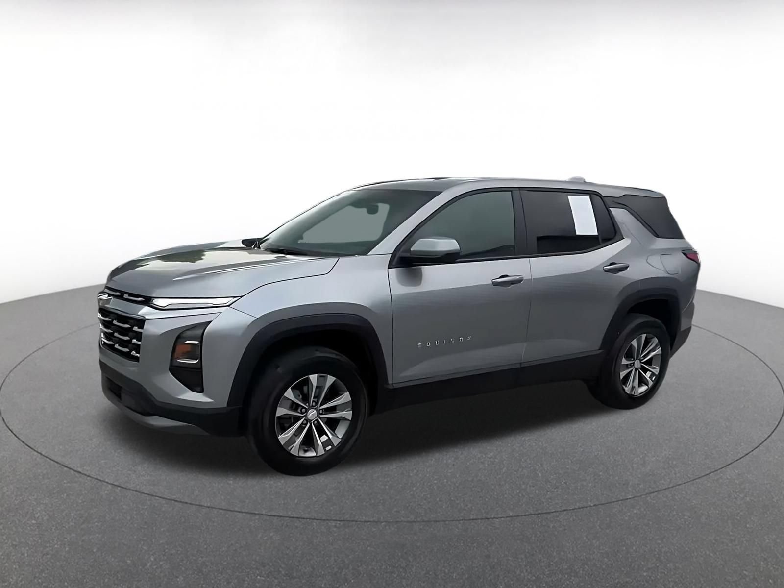 Used 2025 Chevrolet Equinox LT FWD image 8