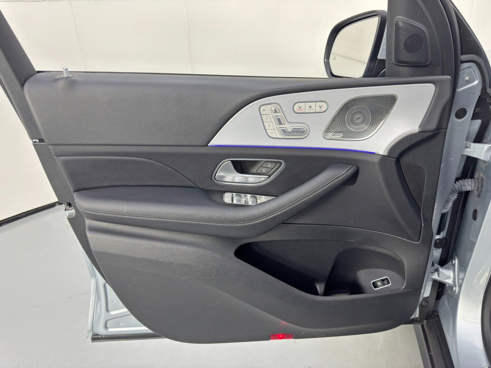 Used 2024 Mercedes-Benz GLS 450 4MATIC image 55