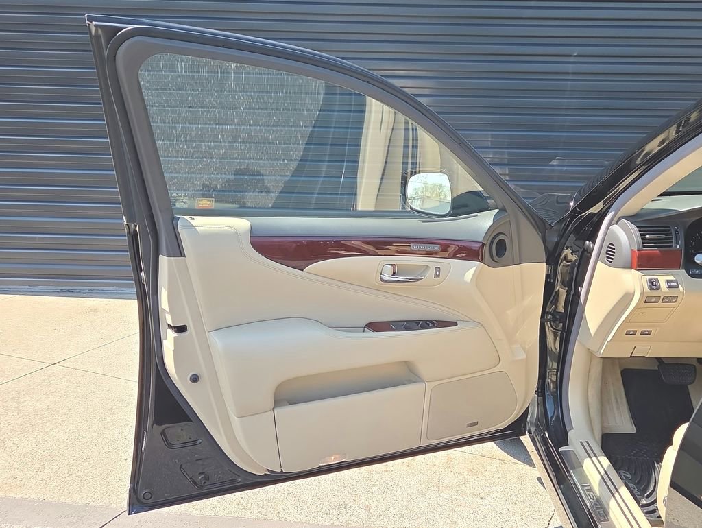 Used 2007 Lexus LS 460 L image 6