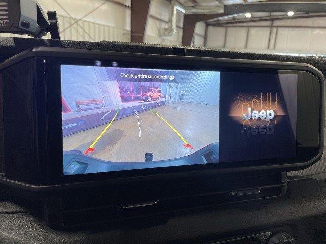 Used 2024 Jeep Gladiator Sport image 19