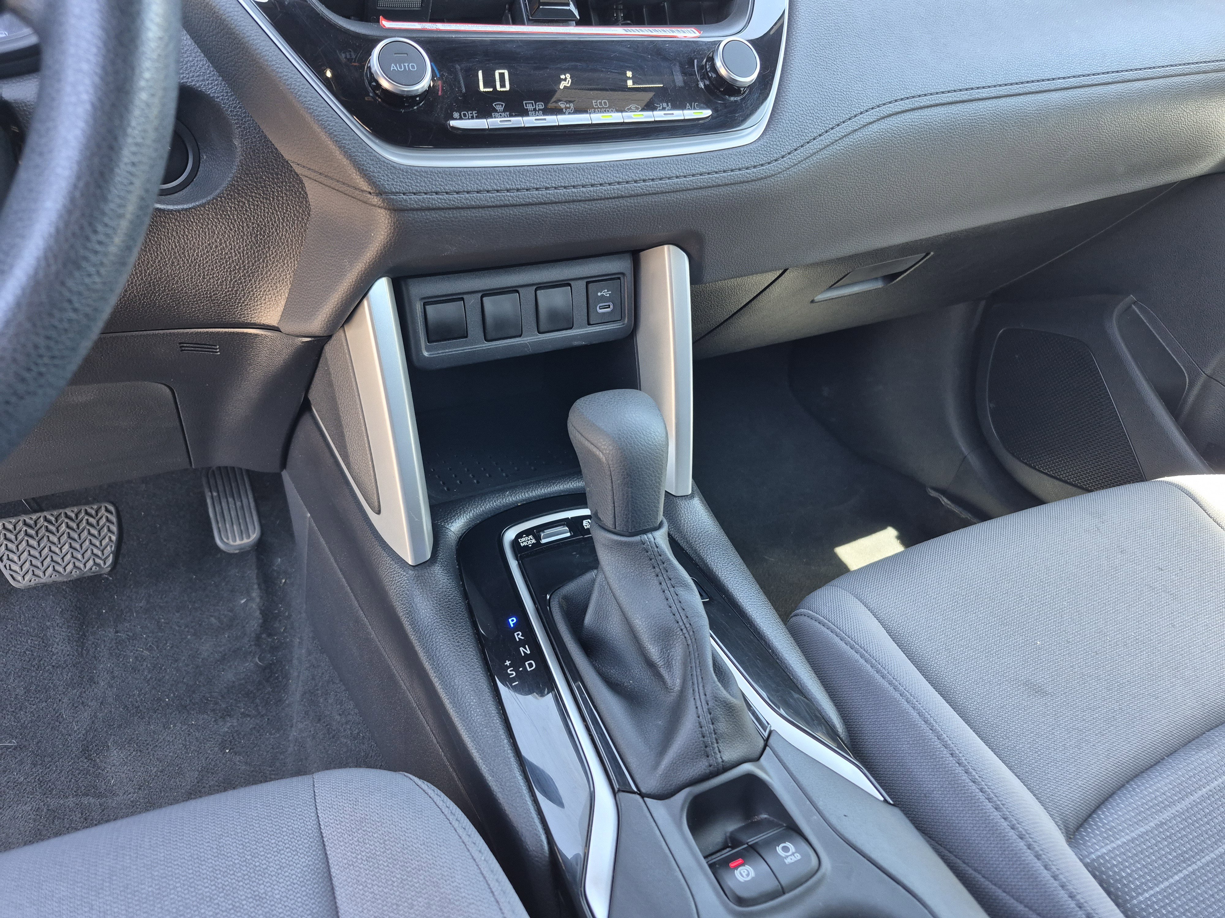 Used 2025 Toyota Corolla Cross AWD Hybrid image 12