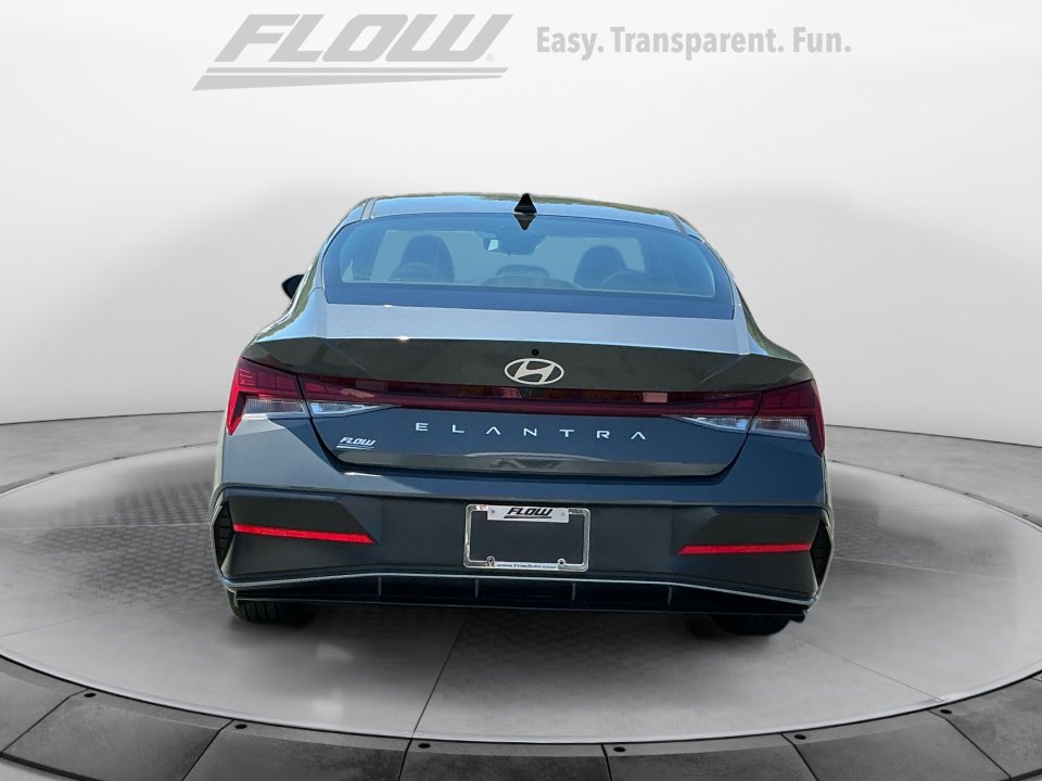 Used 2024 Hyundai Elantra SEL w/ Convenience Package FWD image 8