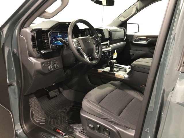 New 2026 Chevrolet Silverado 1500 LT Trail Boss w/ Dark Appearance Package image 8