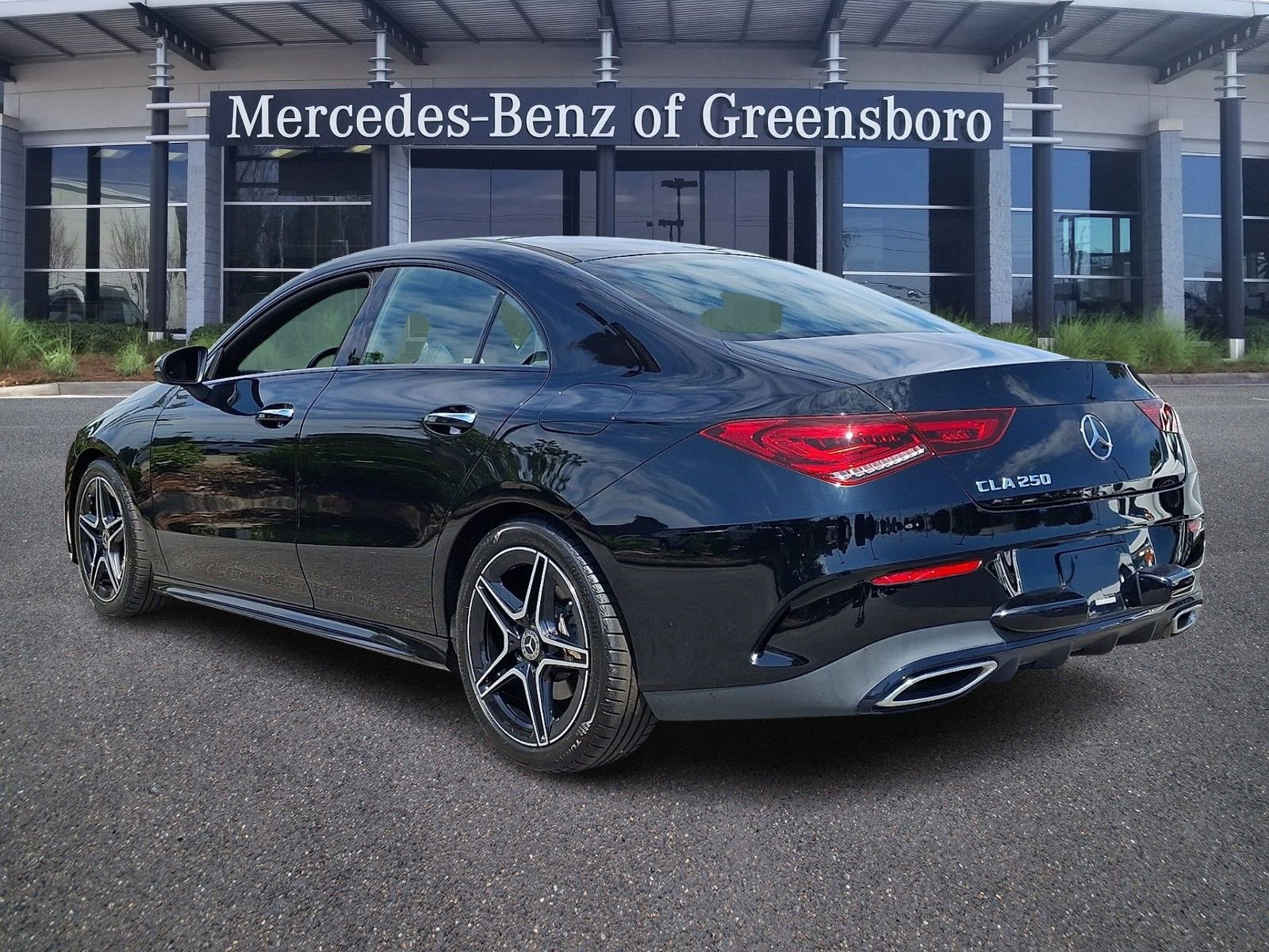 Used 2022 Mercedes-Benz CLA 250 image 4