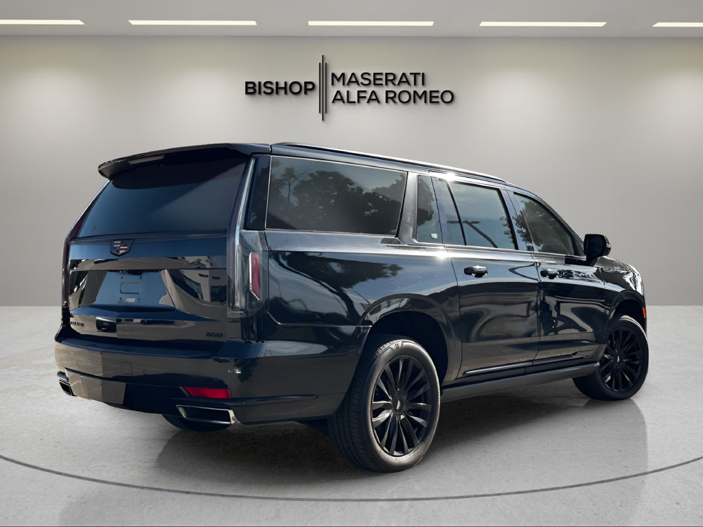 Used 2021 Cadillac Escalade ESV Premium Luxury w/ Driver Assist Tech Package AWD/4WD image 4