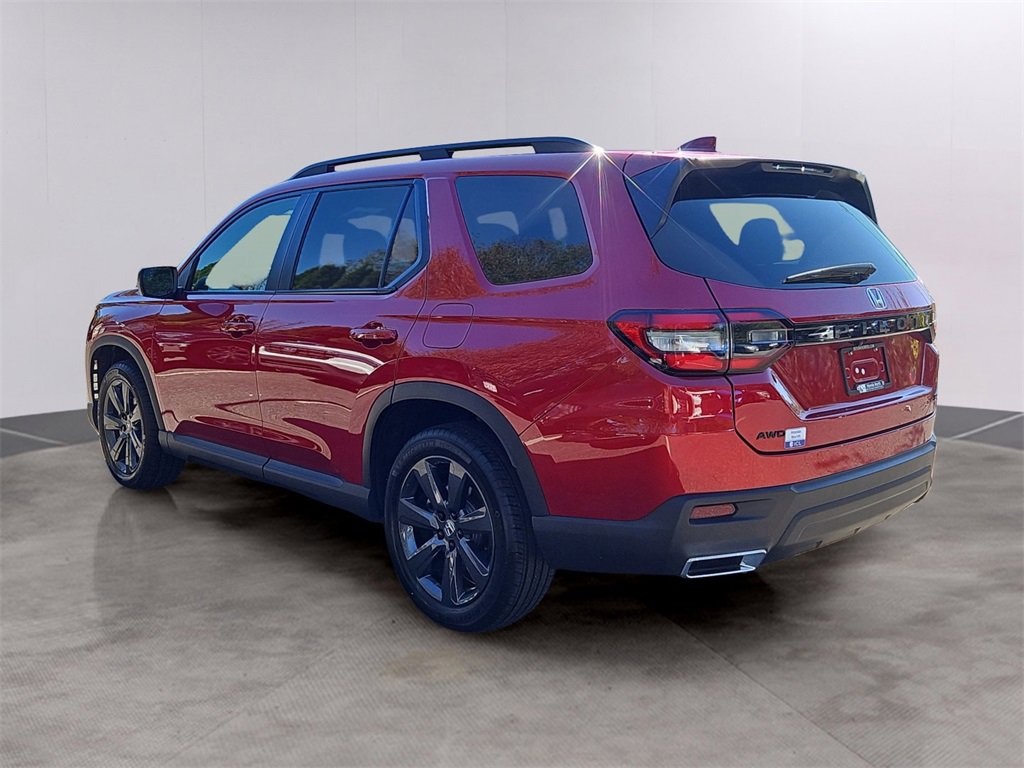 Certified 2025 Honda Pilot Sport image 6