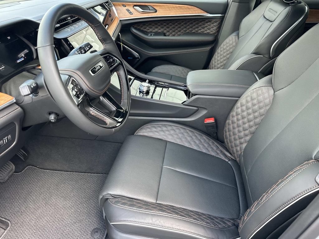 New 2026 Jeep Grand Cherokee L Summit w/ Obsidian Package AWD/4WD image 22