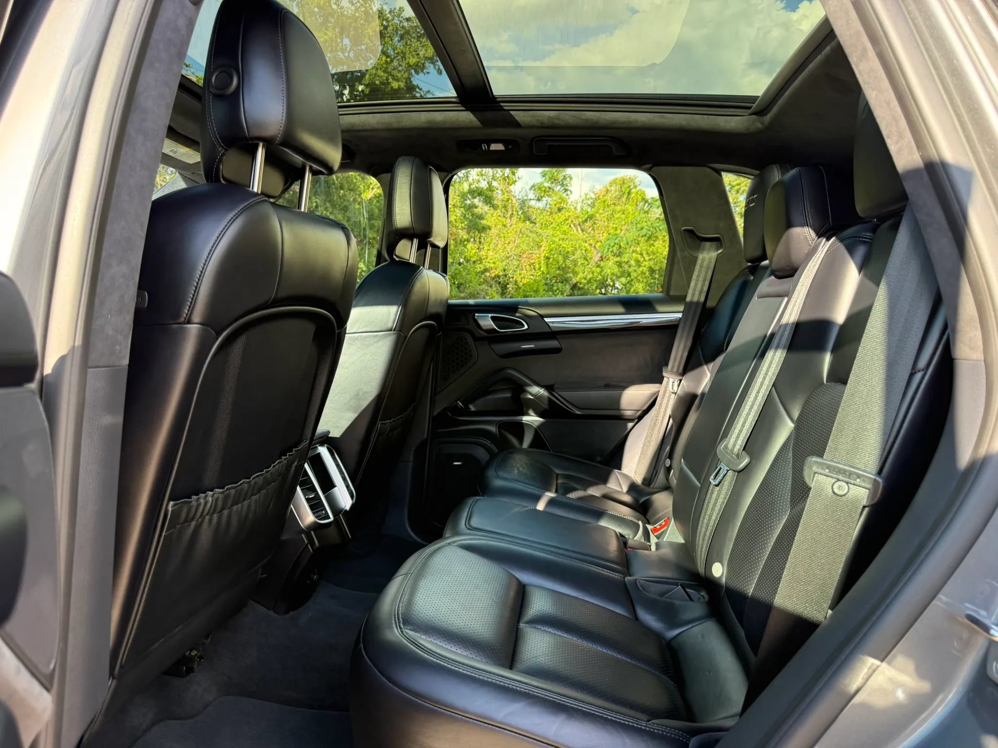 Used 2017 Porsche Cayenne GTS AWD/4WD image 13