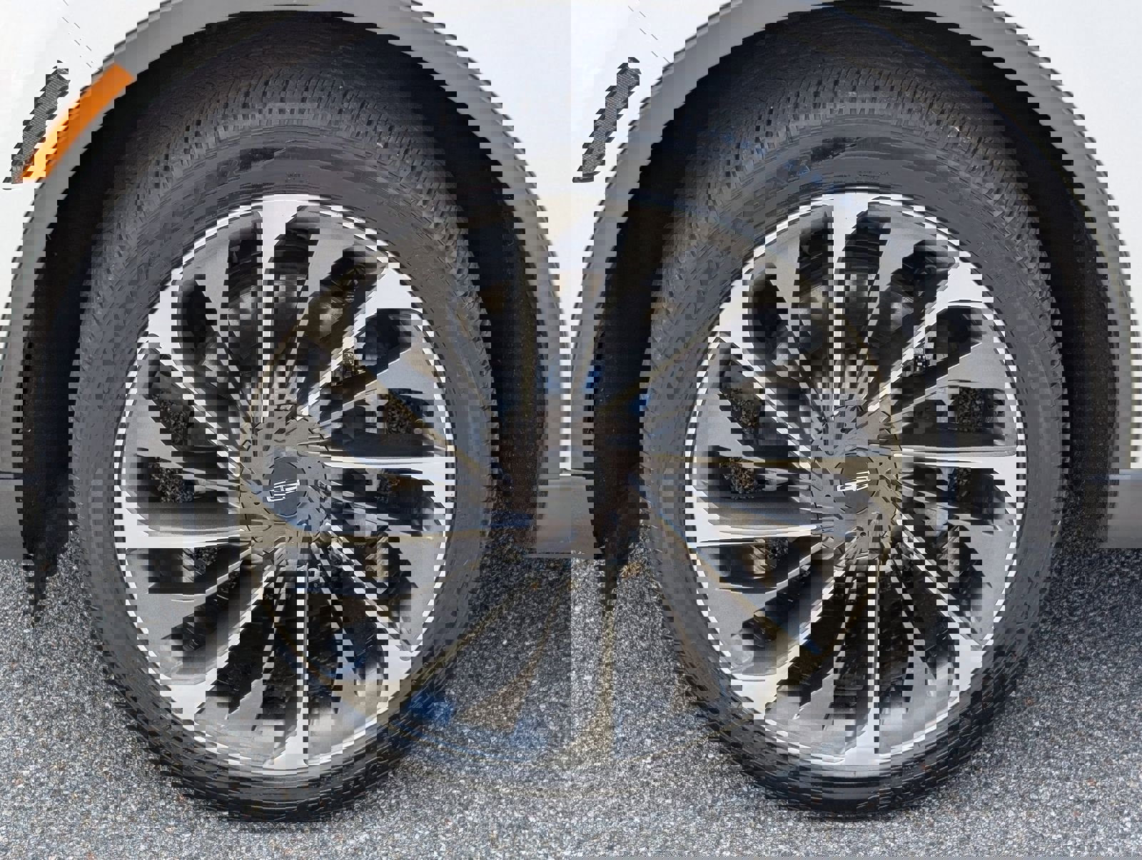 Used 2023 Lincoln Aviator Reserve w/ Equipment Group 201A image 13