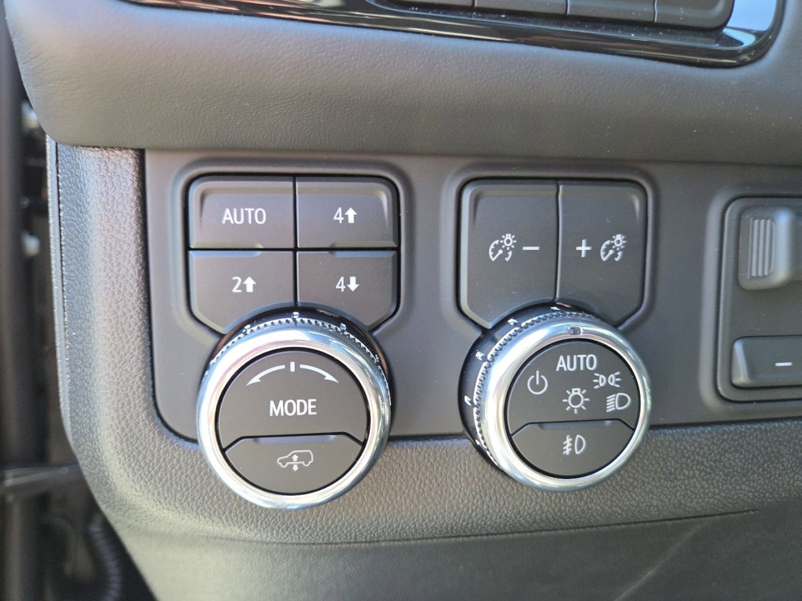 New 2026 GMC Yukon AT4 Ultimate image 8