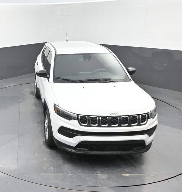Used 2025 Jeep Compass Sport image 38