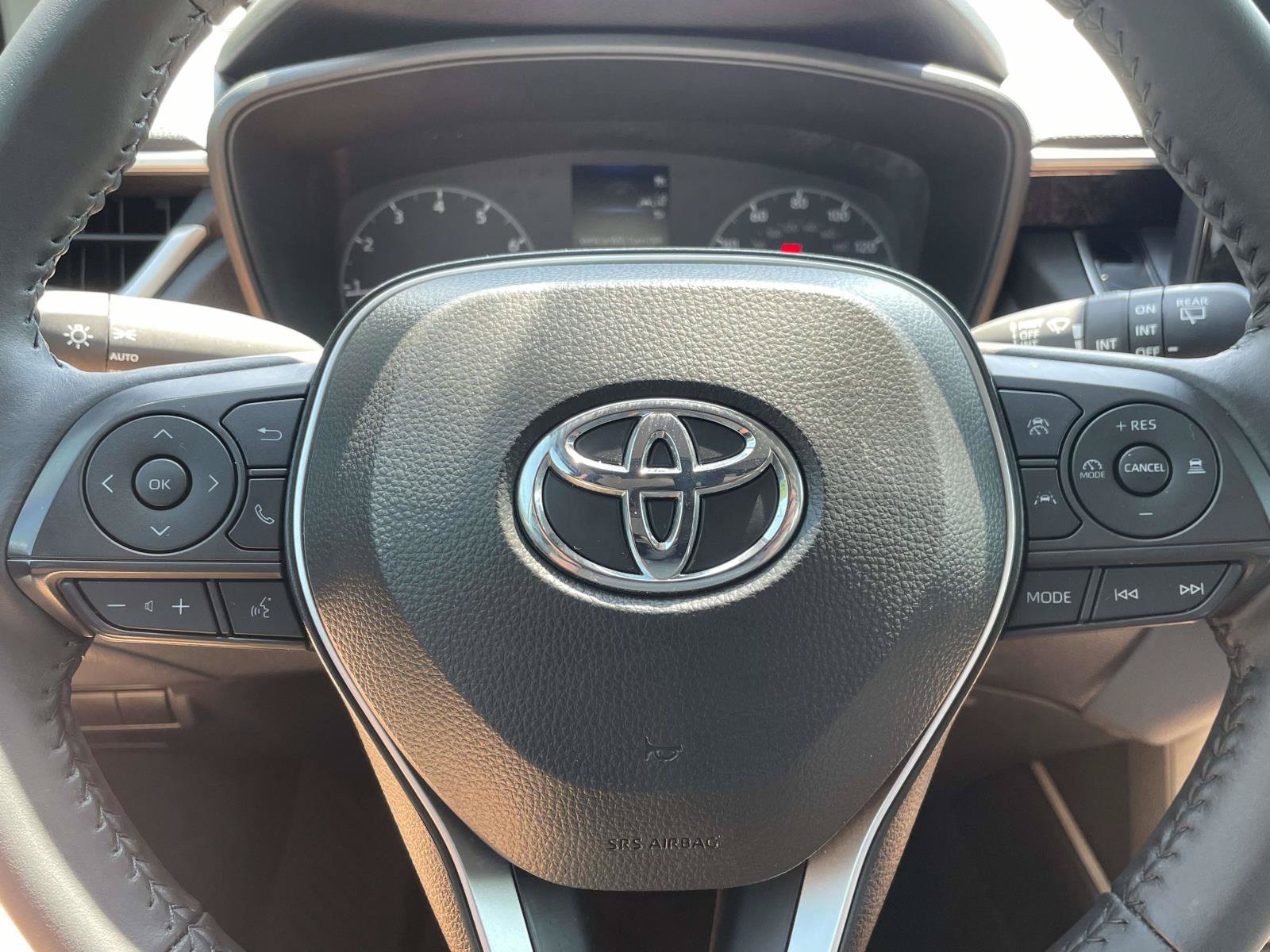 Used 2024 Toyota Corolla Cross LE w/ Moonroof Package FWD image 18