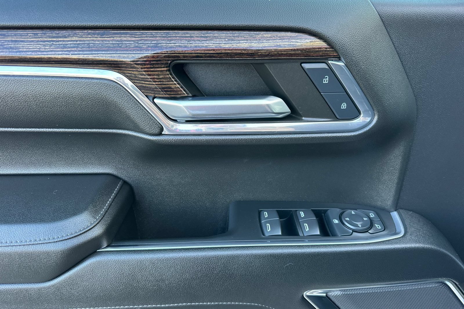 Certified 2024 GMC Sierra 1500 Elevation RWD image 11