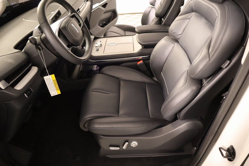 New 2025 Lincoln Navigator Reserve image 11