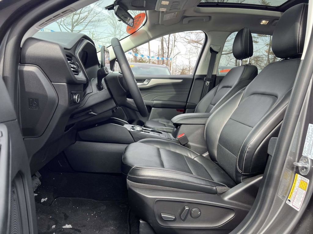 Used 2022 Ford Escape SEL w/ Technology Package image 11