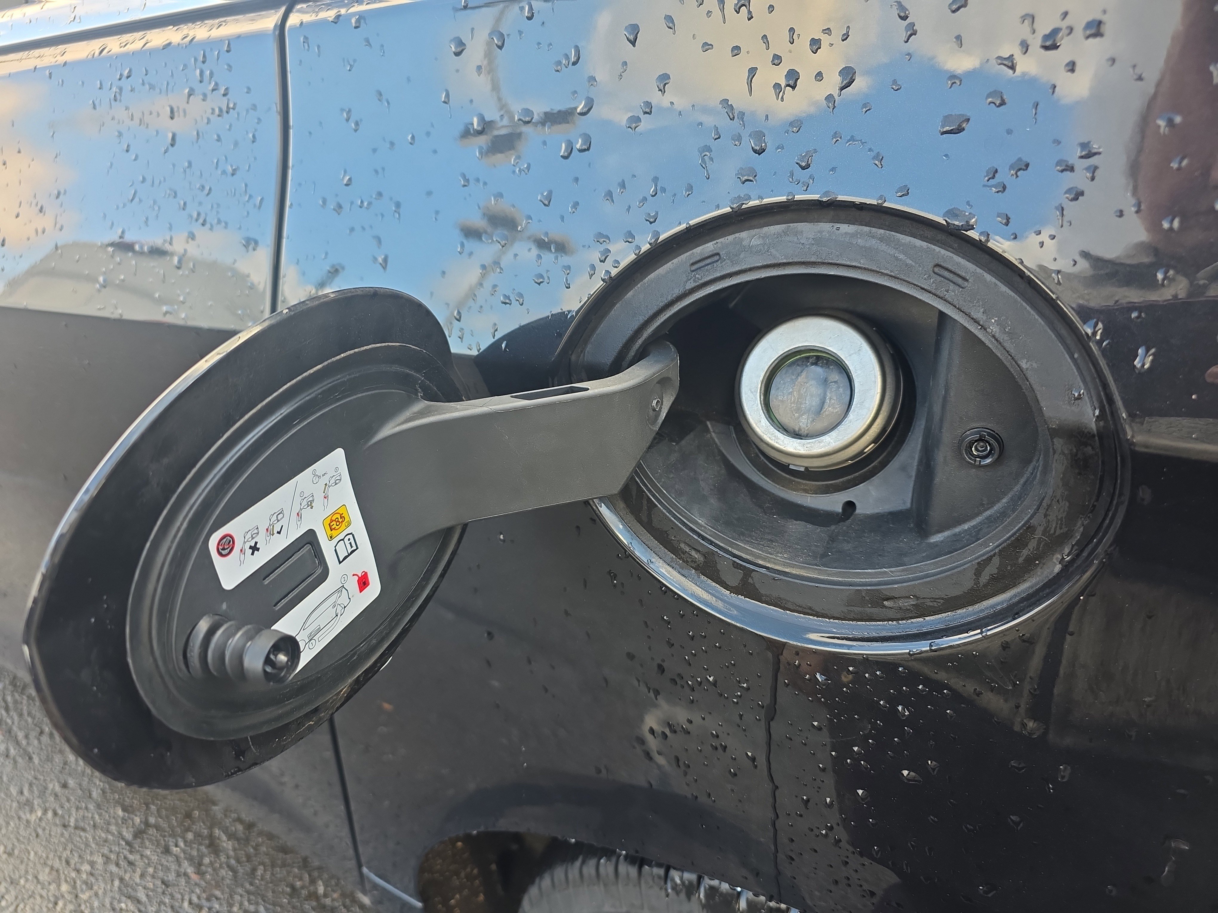 Used 2021 Chrysler Voyager Lxi image 14